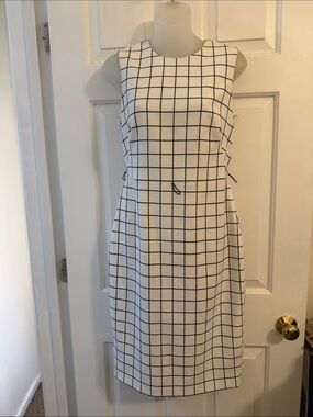 Women’s Calvin Klein White Sleeveless Dress with Black Windowpane Plaid, size 4
